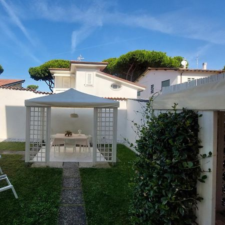 Minzoni94 - Twobedroom+Garden Lido di Camaiore Eksteriør billede