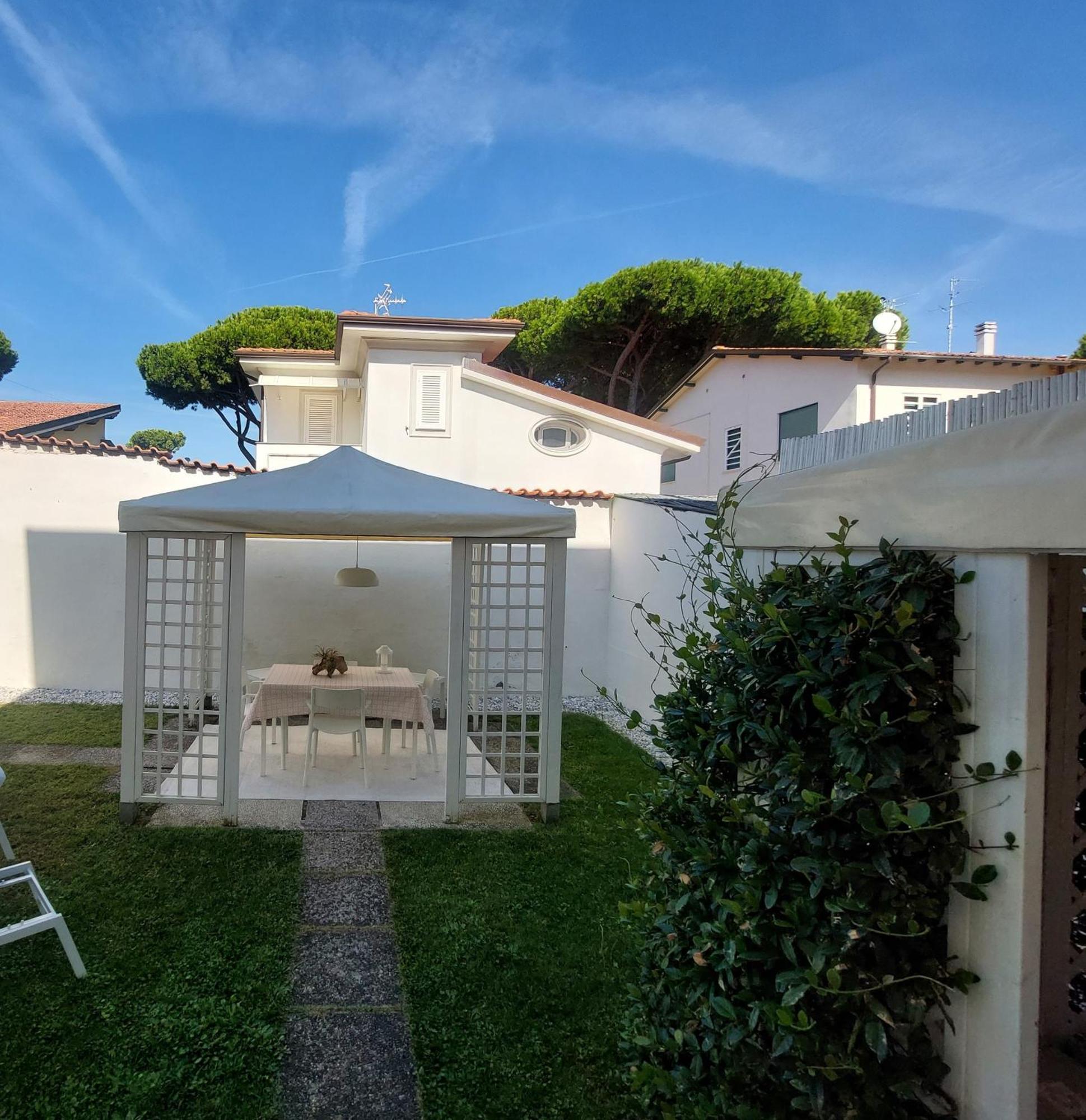 Minzoni94 - Twobedroom+Garden Lido di Camaiore Eksteriør billede